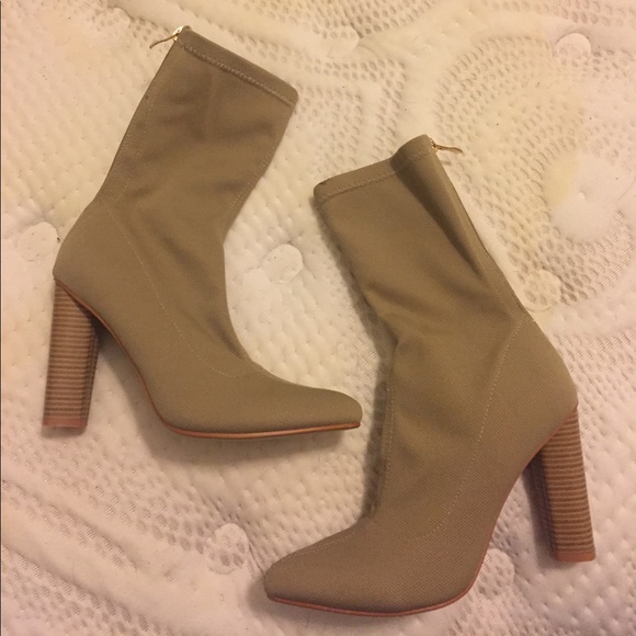 BRAND NEW Tan booties - Picture 6 of 8